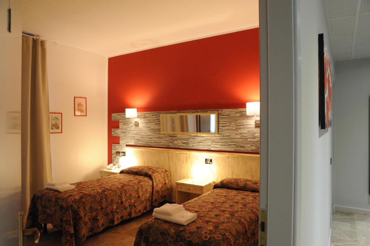 Hotel Del Ponte Чезате Экстерьер фото