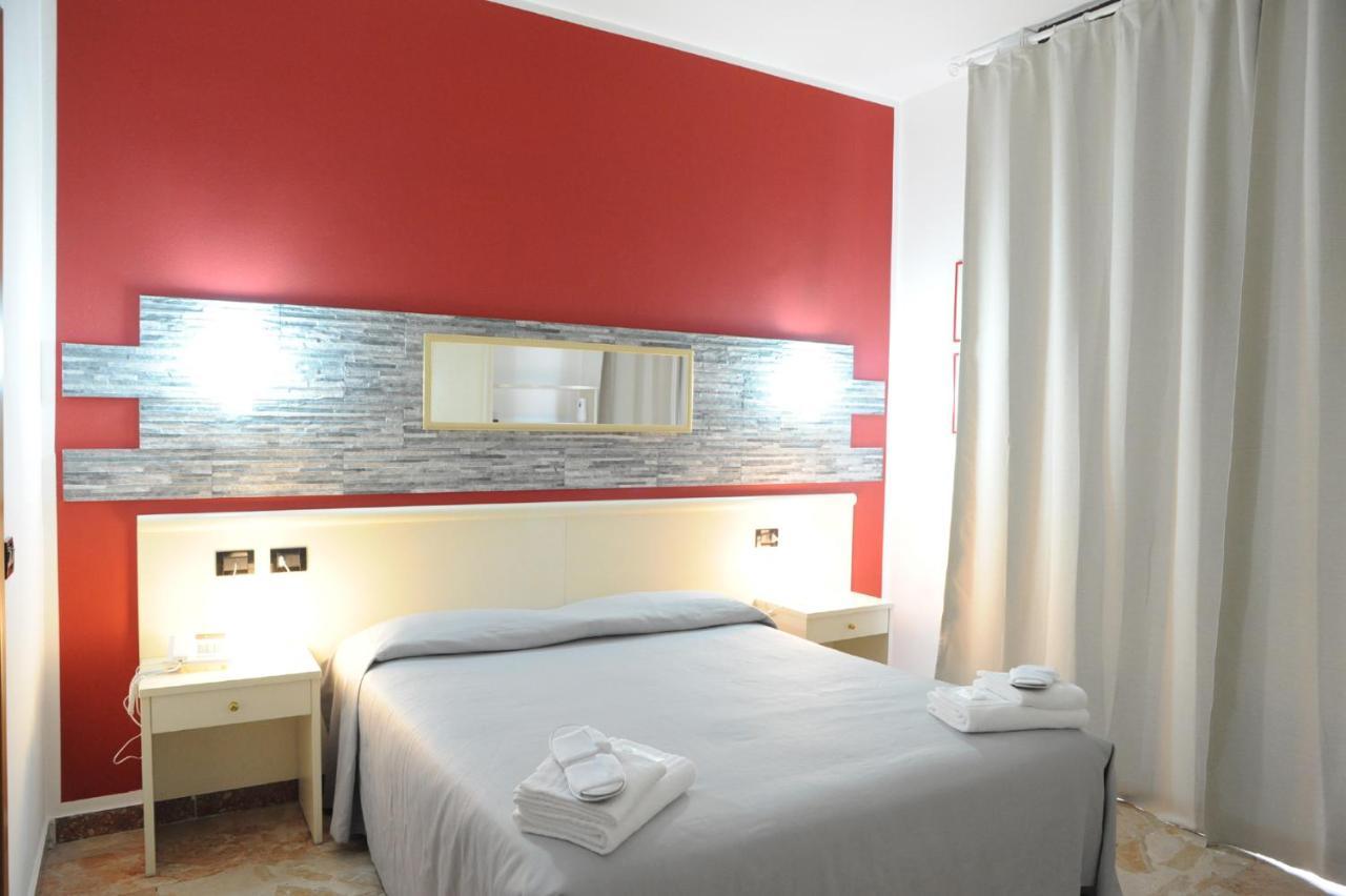 Hotel Del Ponte Чезате Экстерьер фото